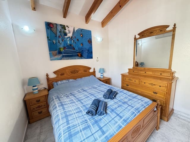 4 soveværelse Villa til salg i Villamartin, Orihuela med swimmingpool garage - € 385.000 (Ref: 9990242)