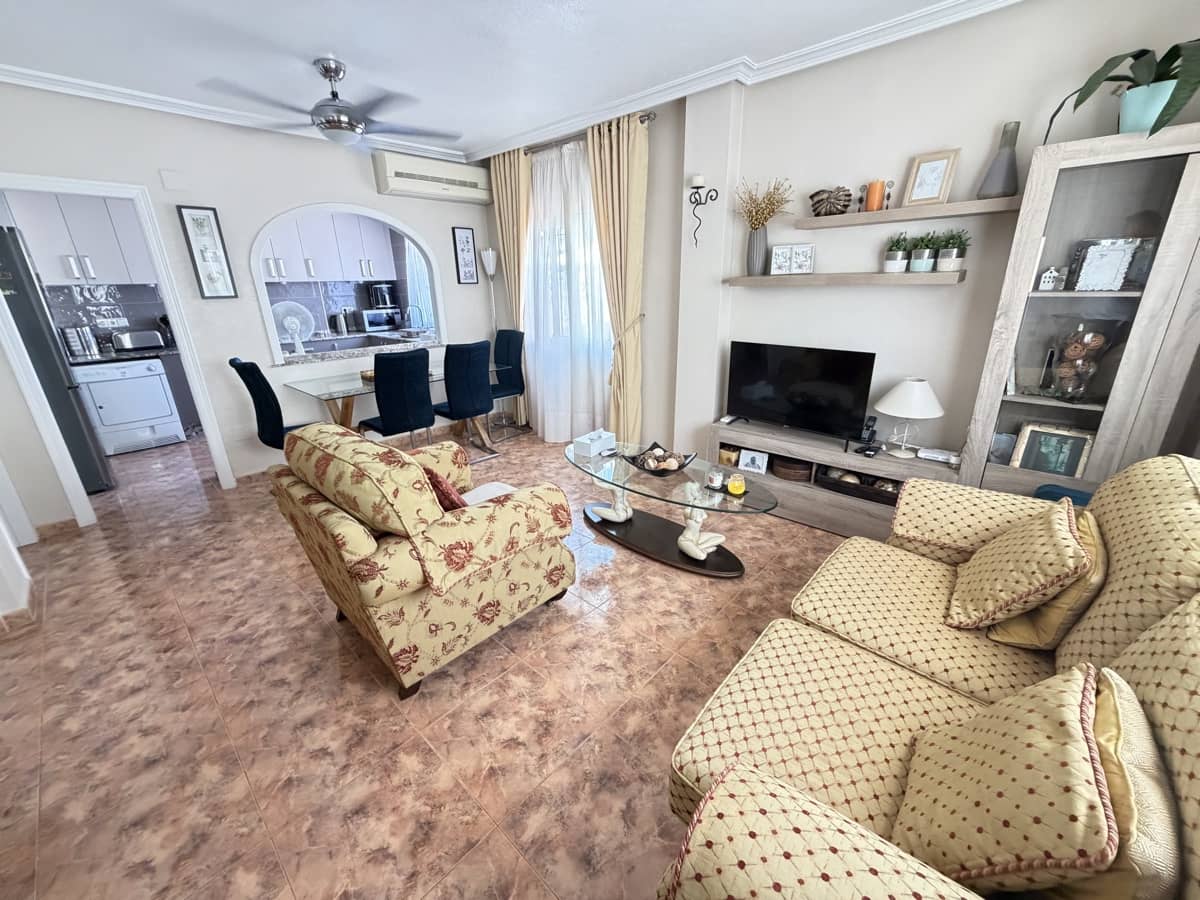 2 soverom Kjedet enebolig til salgs i La Zenia med svømmebasseng - € 269 000 (Ref: 9990243)
