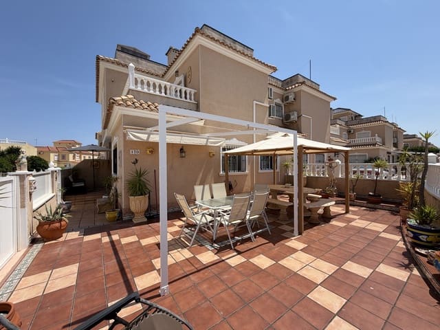 2 soverom Kjedet enebolig til salgs i La Zenia, Orihuela med svømmebasseng - € 269 000 (Ref: 9990243)