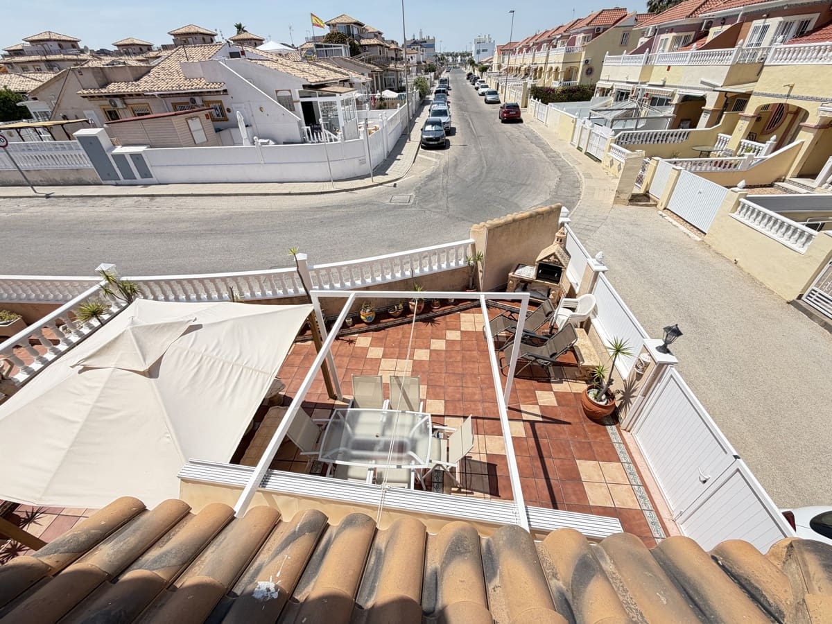 2 soverom Kjedet enebolig til salgs i La Zenia med svømmebasseng - € 269 000 (Ref: 9990243)