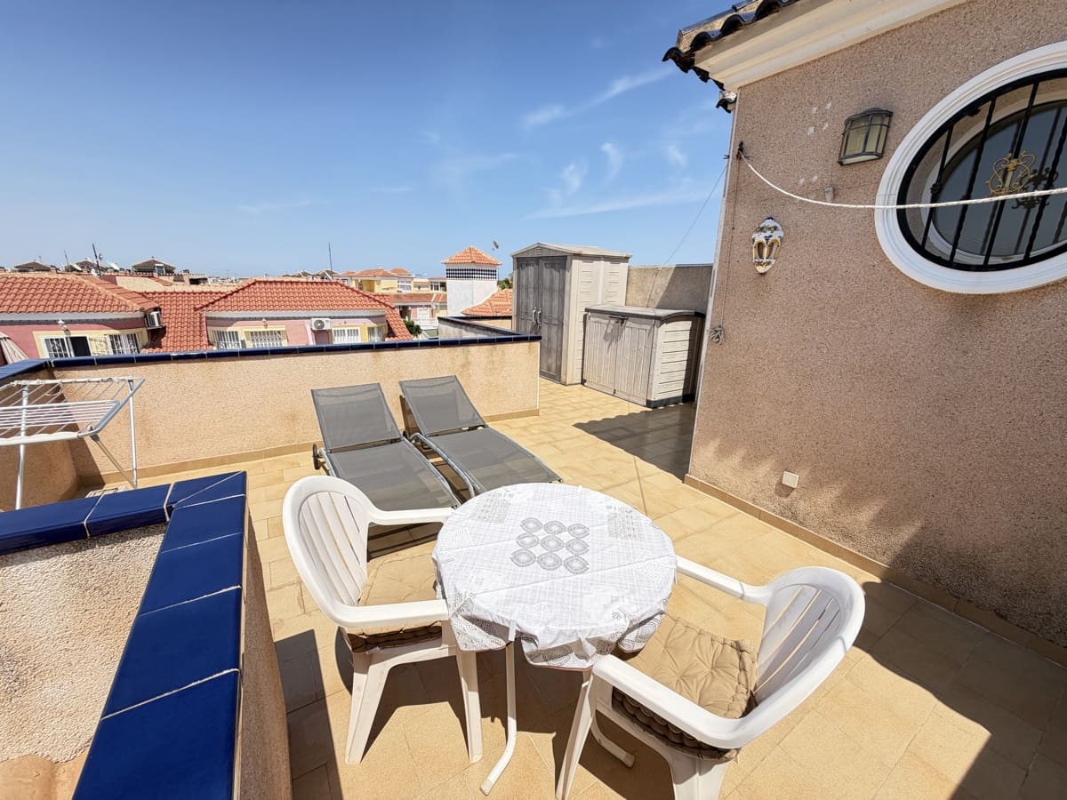 2 soverom Kjedet enebolig til salgs i La Zenia med svømmebasseng - € 269 000 (Ref: 9990243)