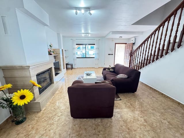3 soveværelse Byhus til salg i San Miguel de Salinas med swimmingpool garage - € 249.000 (Ref: 9990254)