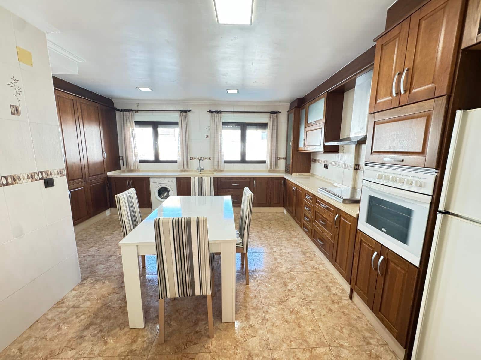 3 soveværelse Byhus til salg i San Miguel de Salinas med swimmingpool garage - € 249.000 (Ref: 9990254)