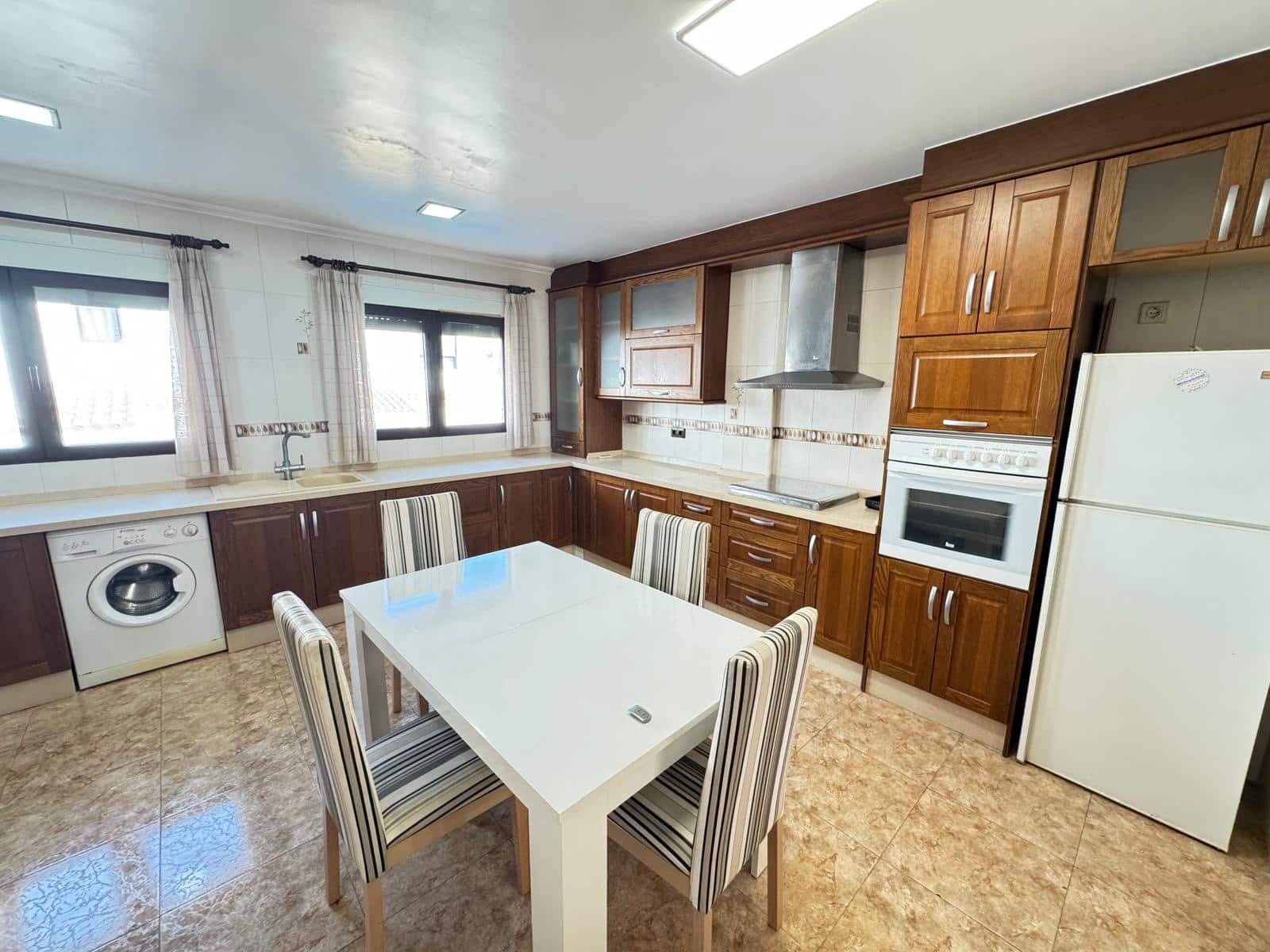 3 soveværelse Byhus til salg i San Miguel de Salinas med swimmingpool garage - € 249.000 (Ref: 9990254)