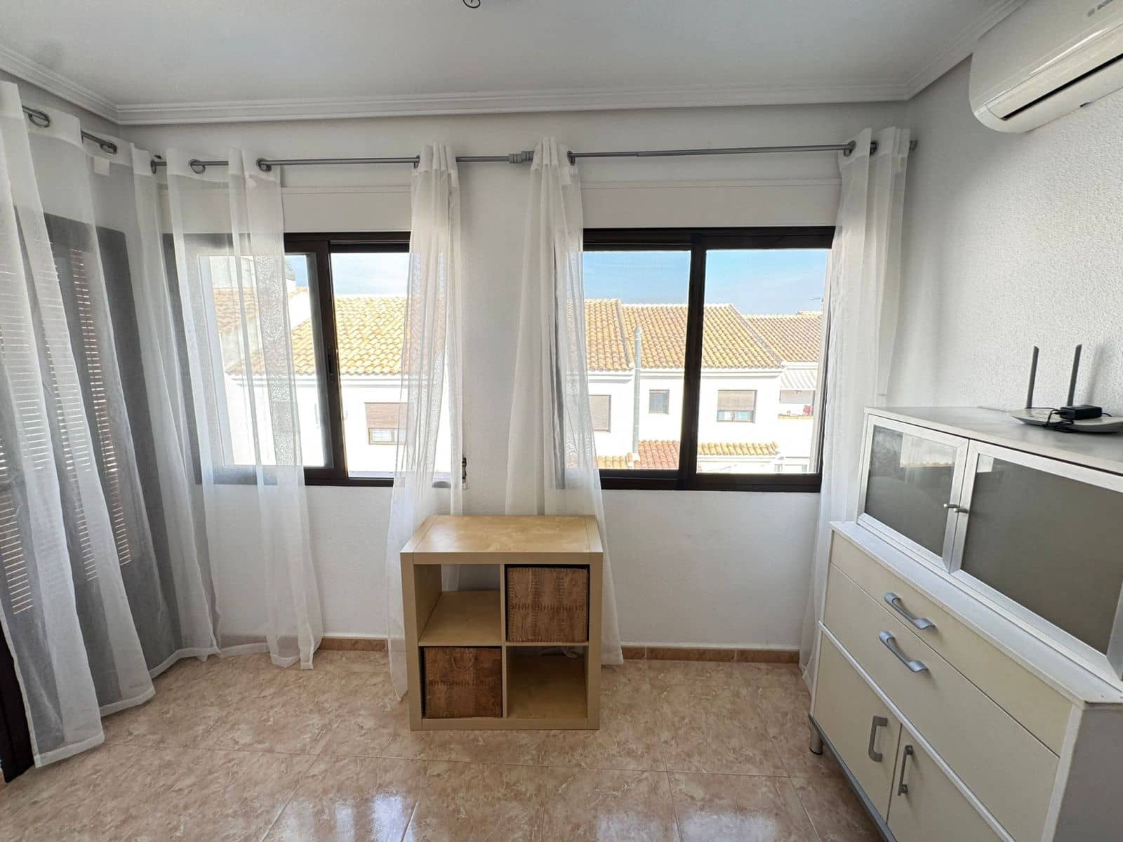 3 soveværelse Byhus til salg i San Miguel de Salinas med swimmingpool garage - € 249.000 (Ref: 9990254)