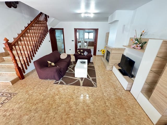 3 soveværelse Byhus til salg i San Miguel de Salinas med swimmingpool garage - € 249.000 (Ref: 9990254)