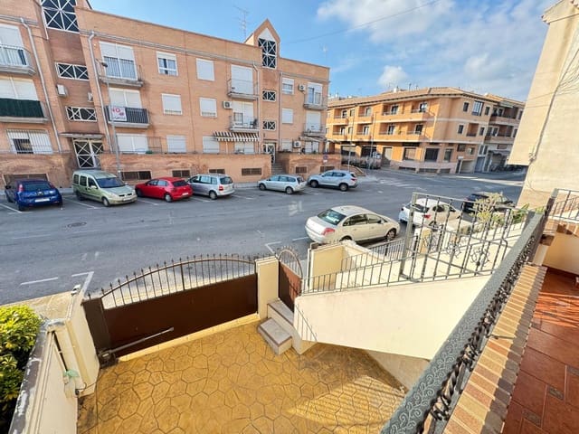 3 soveværelse Byhus til salg i San Miguel de Salinas med swimmingpool garage - € 249.000 (Ref: 9990254)