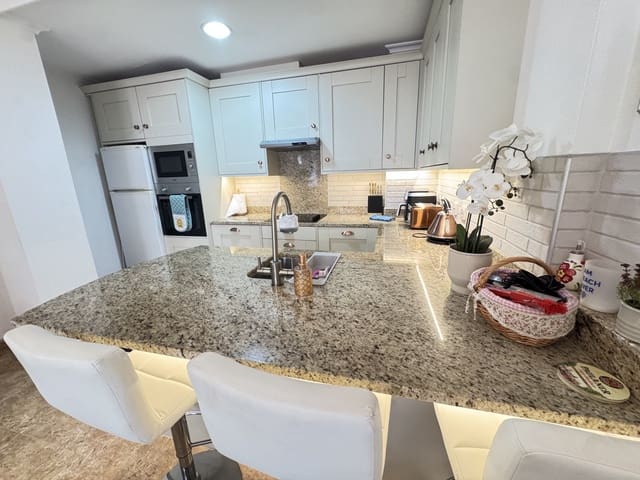 2 slaapkamer Appartement te koop in Cabo Roig, Orihuela met zwembad garage - € 189.995 (Ref: 9990255)