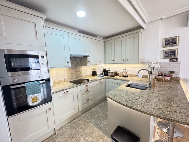 2 slaapkamer Appartement te koop in Cabo Roig, Orihuela met zwembad garage - € 189.995 (Ref: 9990255)