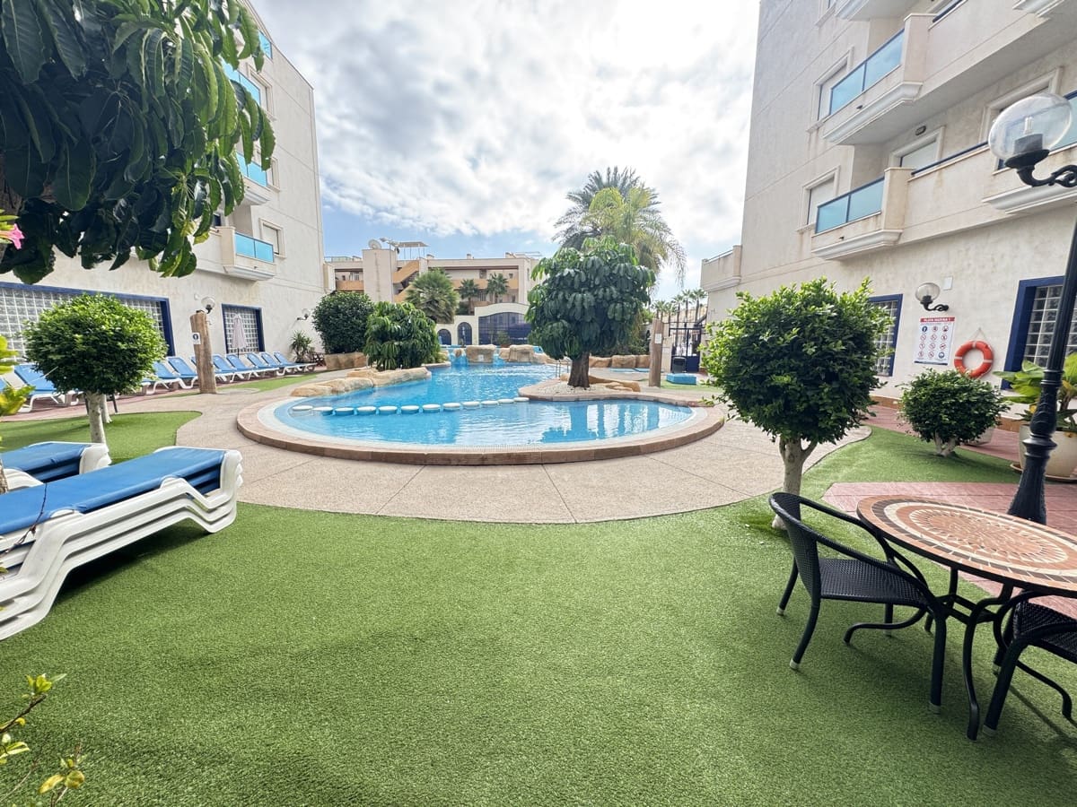 2 slaapkamer Appartement te koop in Cabo Roig met zwembad garage - € 189.995 (Ref: 9990255)