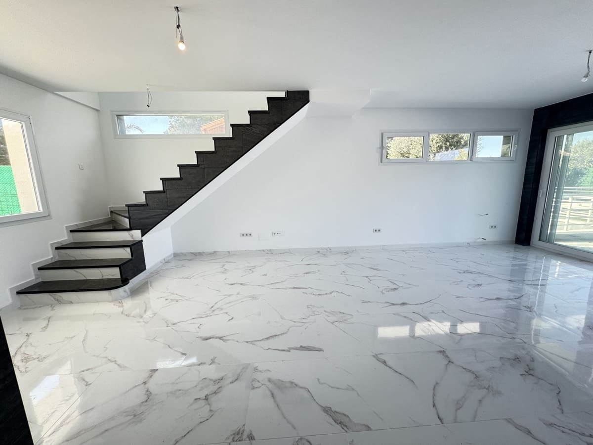 4 slaapkamer Villa te koop in Los Balcones met zwembad garage - € 599.000 (Ref: 9990257)