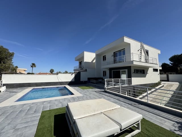 4 slaapkamer Villa te koop in Los Balcones met zwembad garage - € 599.000 (Ref: 9990257)