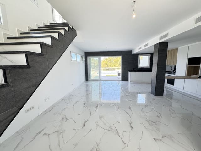 4 slaapkamer Villa te koop in Los Balcones met zwembad garage - € 599.000 (Ref: 9990257)