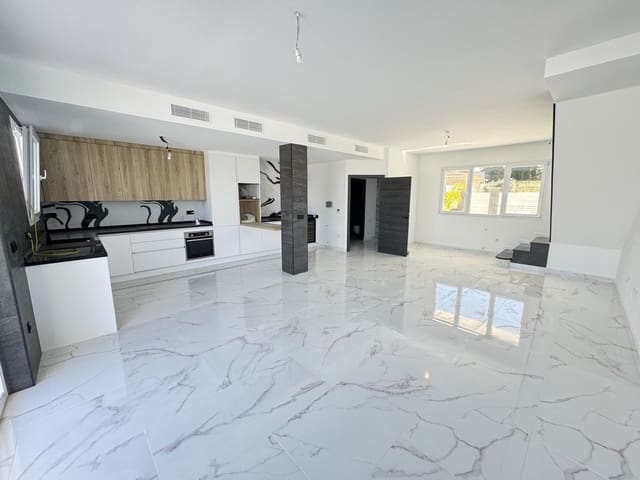 4 slaapkamer Villa te koop in Los Balcones met zwembad garage - € 599.000 (Ref: 9990257)