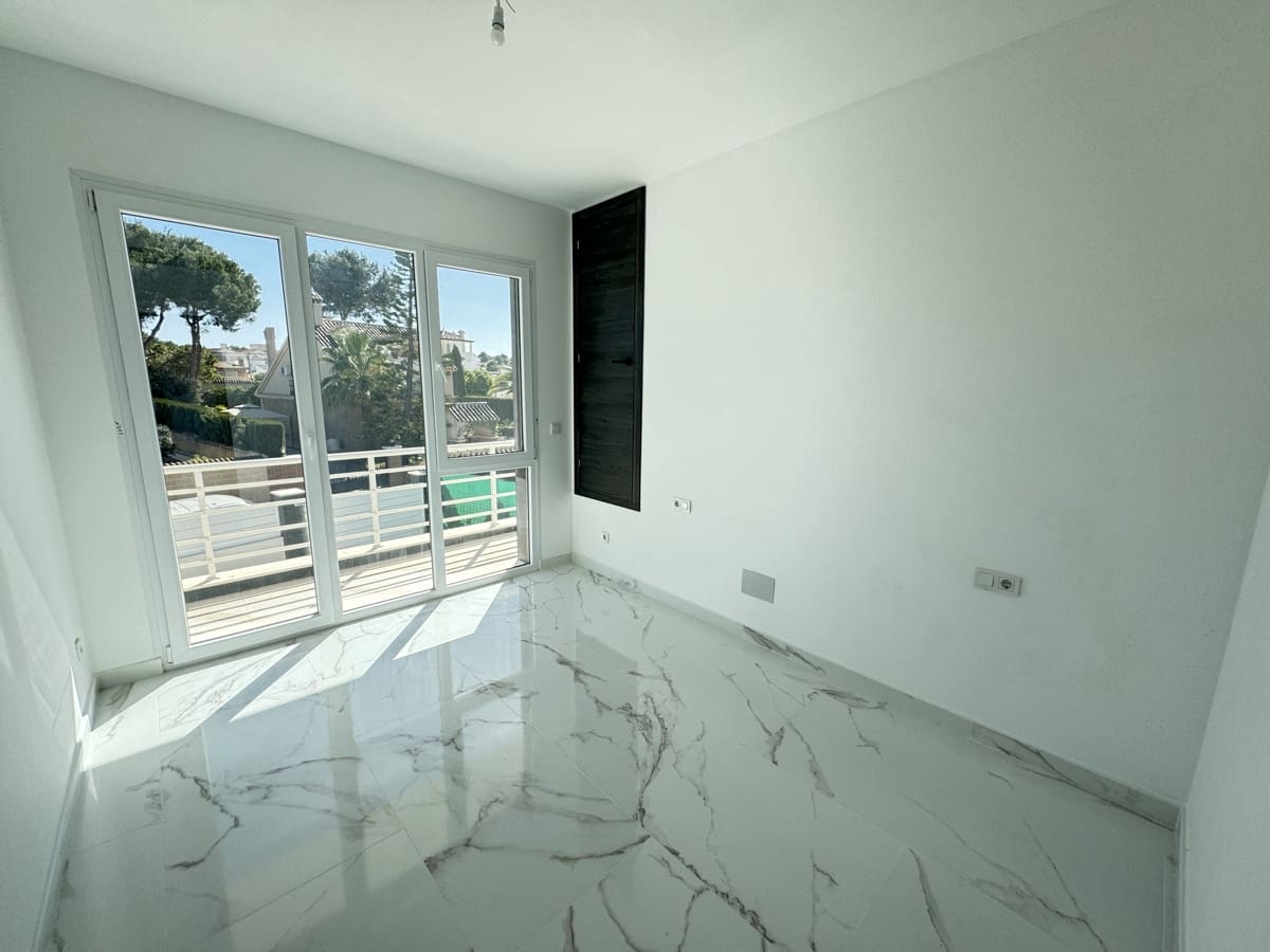 4 slaapkamer Villa te koop in Los Balcones met zwembad garage - € 599.000 (Ref: 9990257)