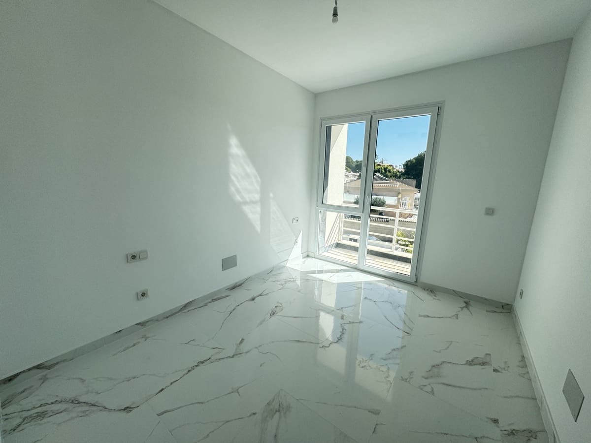 4 slaapkamer Villa te koop in Los Balcones met zwembad garage - € 599.000 (Ref: 9990257)
