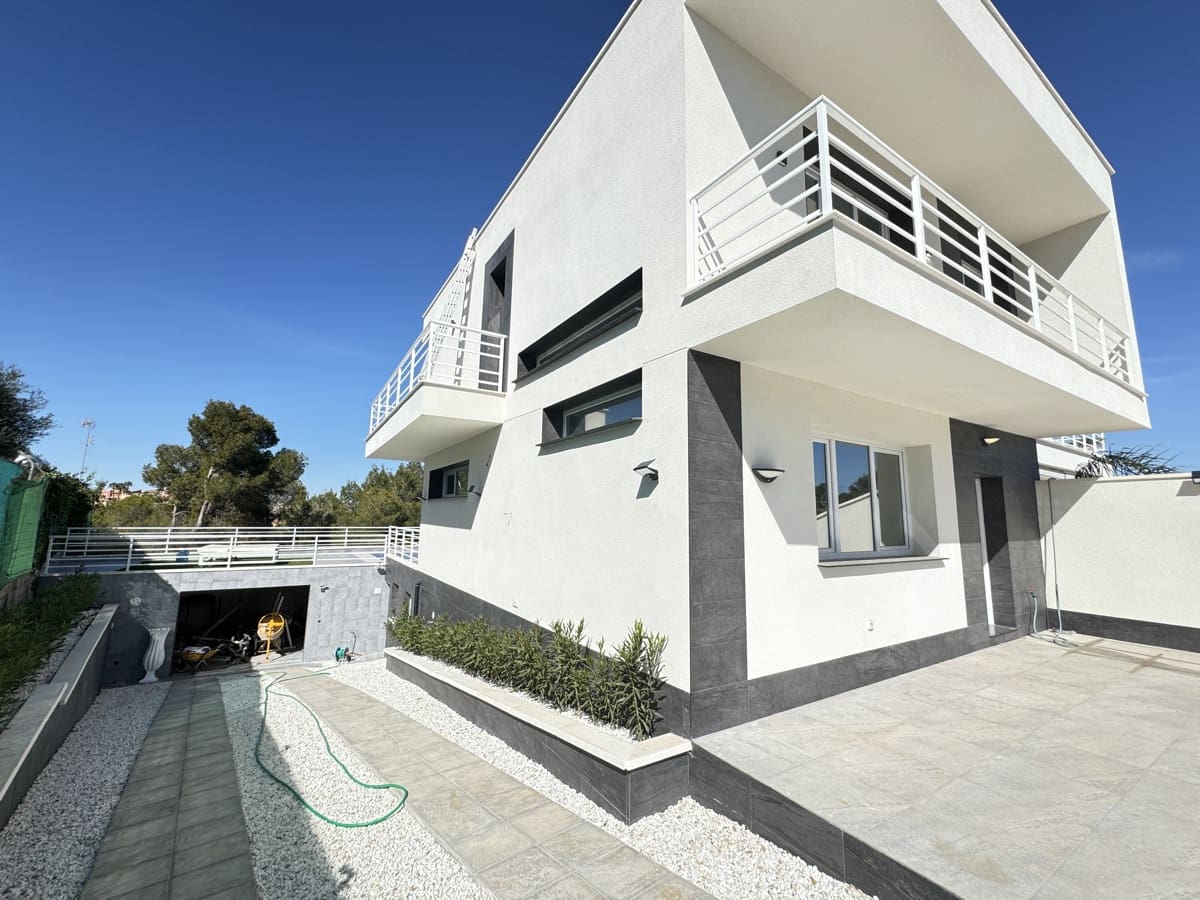 4 slaapkamer Villa te koop in Los Balcones met zwembad garage - € 599.000 (Ref: 9990257)