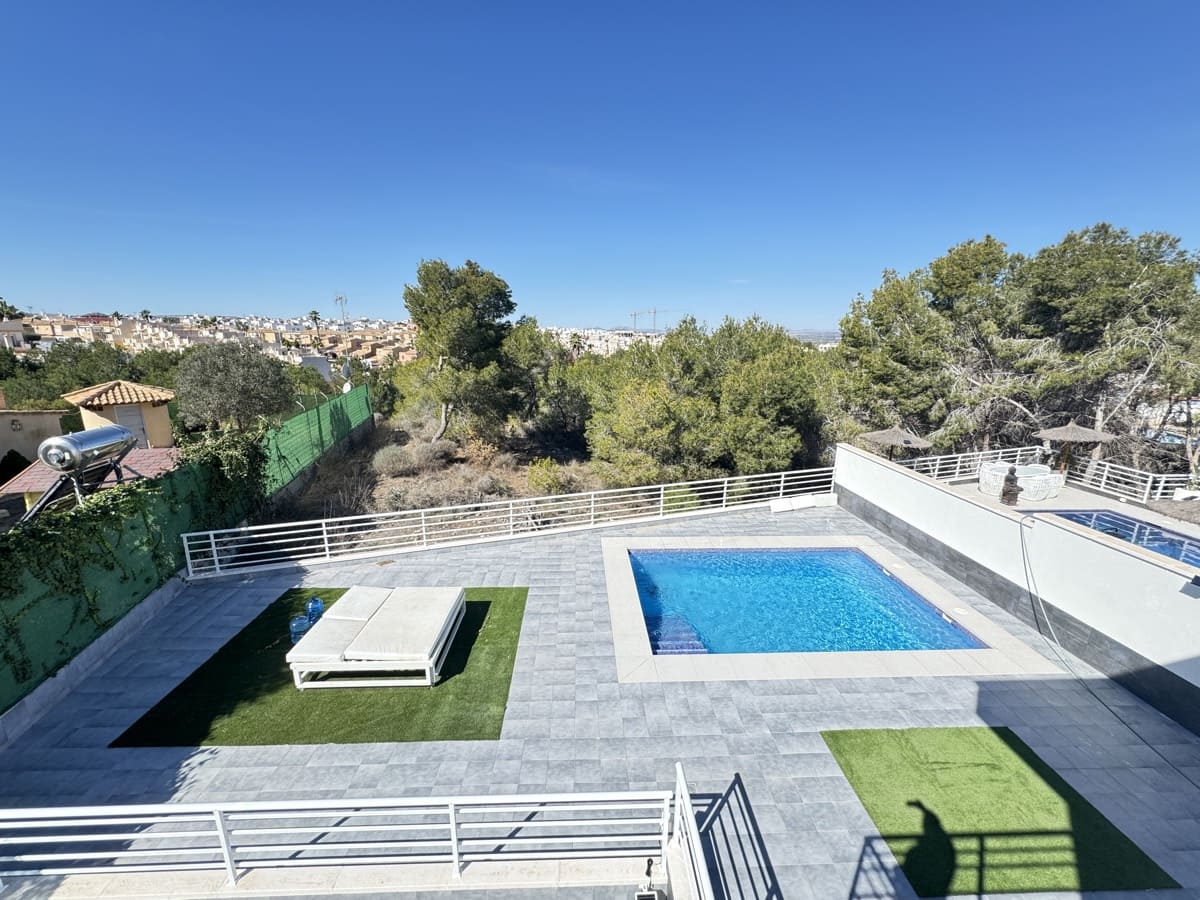4 slaapkamer Villa te koop in Los Balcones met zwembad garage - € 599.000 (Ref: 9990257)