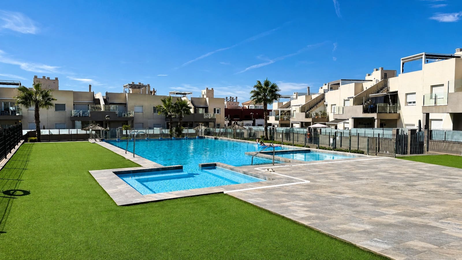 Apartamento de 2 habitaciones en Aguas Nuevas en venta con piscina garaje - 285.000 € (Ref: 9990263)