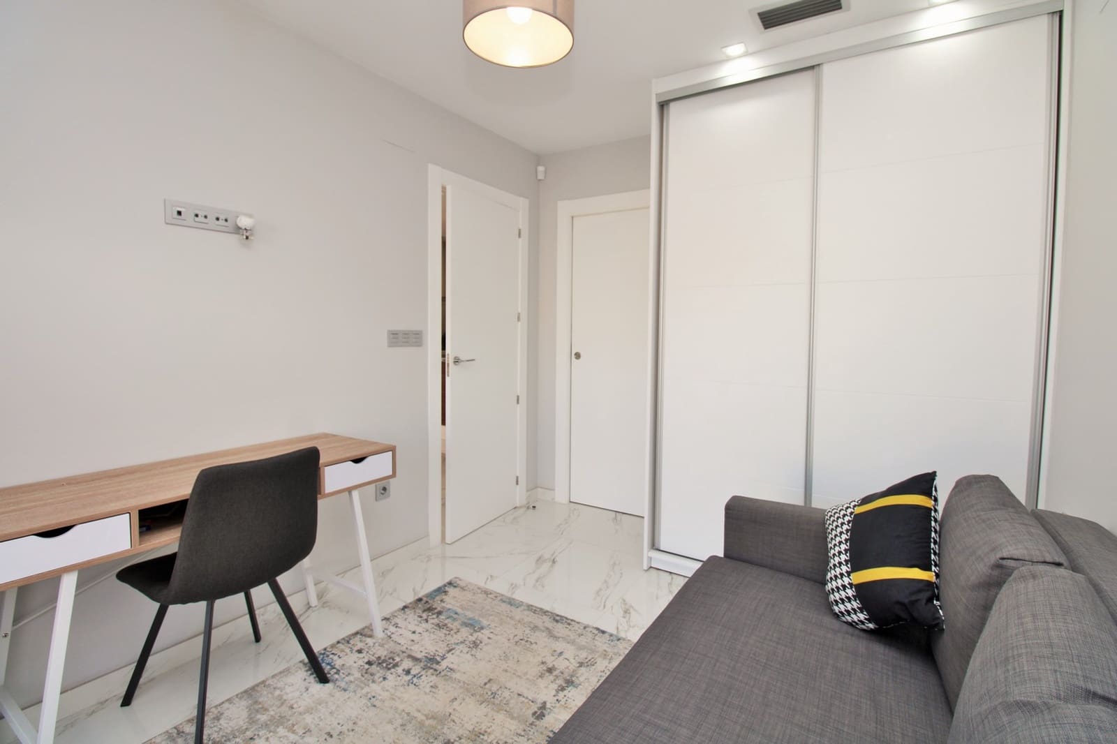 3 soveværelse Villa til salg i Villamartin med swimmingpool garage - € 375.000 (Ref: 9993905)