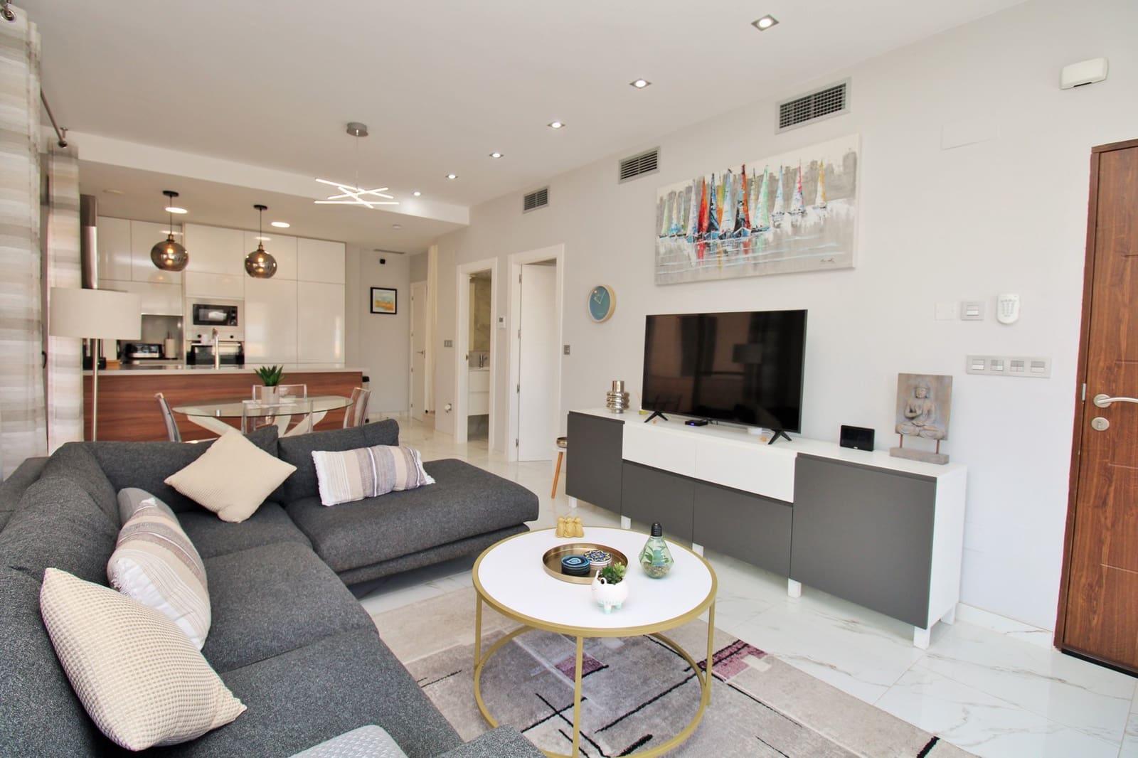 3 soveværelse Villa til salg i Villamartin med swimmingpool garage - € 375.000 (Ref: 9993905)