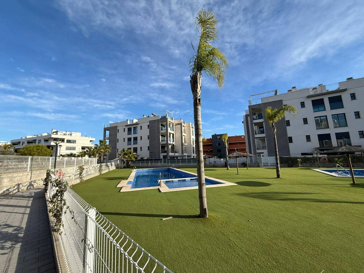 2 soverom Leilighet til salgs i Villamartin med svømmebasseng garasje - € 199 900 (Ref: 9996647)