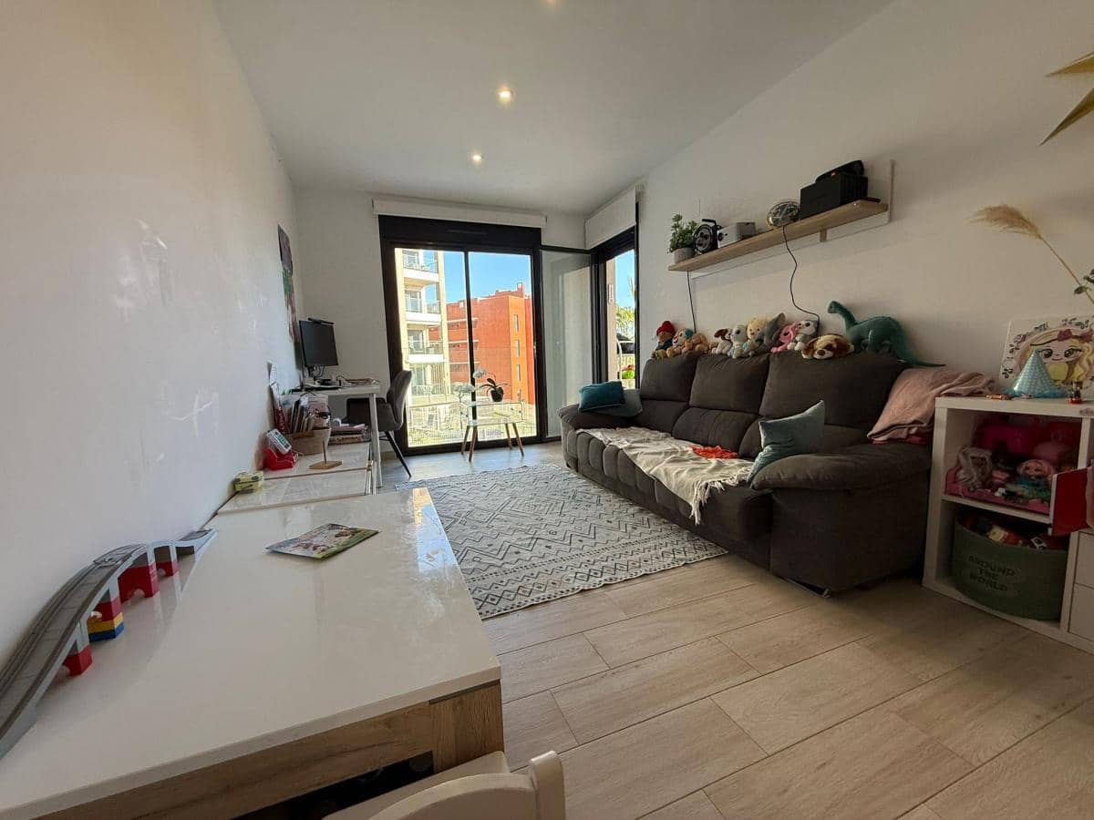 2 soverom Leilighet til salgs i Villamartin med svømmebasseng garasje - € 199 900 (Ref: 9996647)