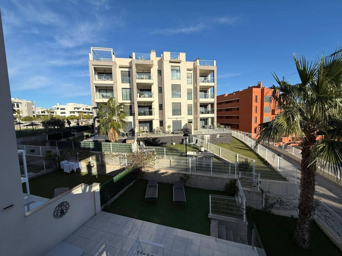 2 soverom Leilighet til salgs i Villamartin med svømmebasseng garasje - € 199 900 (Ref: 9996647)