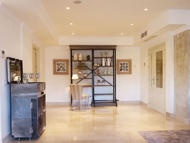 4 soverom Penthouse til salgs i Marbella med svømmebasseng garasje - € 1 850 000 (Ref: 7195877)