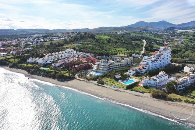 2 bedroom Apartment for sale in Estepona with pool garage - € 1,950,000 (Ref: 7196034)