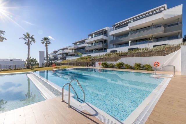 Apartamento de 3 habitaciones en Estepona en venta con piscina garaje - 407.000 € (Ref: 7196063)