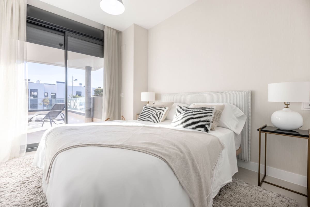 Apartamento de 3 habitaciones en Estepona en venta con piscina garaje - 407.000 € (Ref: 7196063)