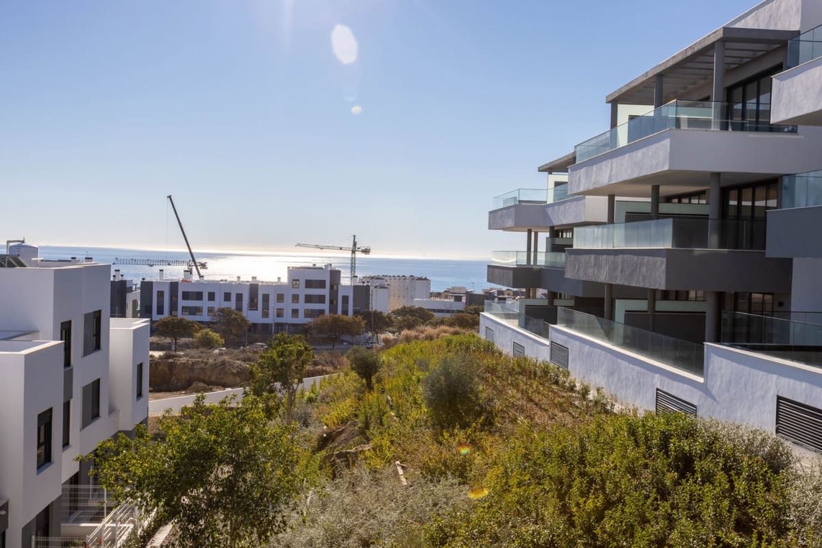 Apartamento de 3 habitaciones en Estepona en venta con piscina garaje - 407.000 € (Ref: 7196063)