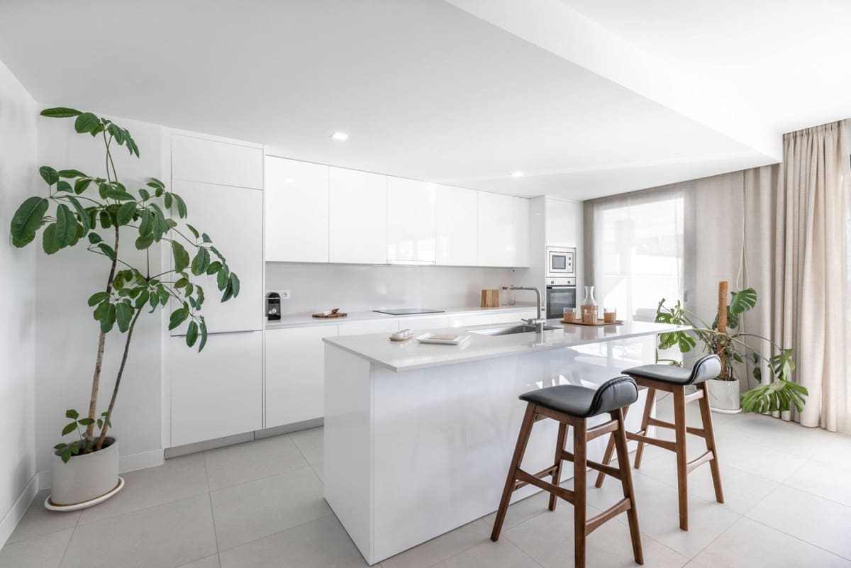 Apartamento de 3 habitaciones en Estepona en venta con piscina garaje - 407.000 € (Ref: 7196063)