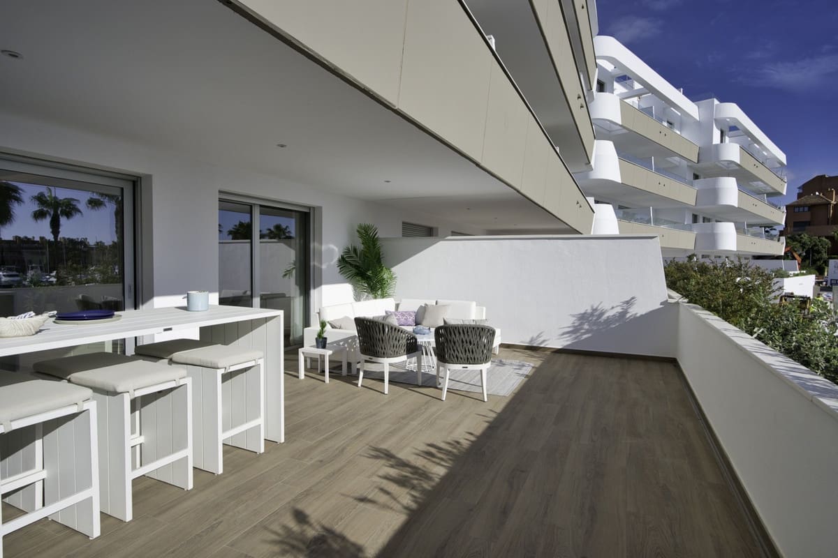 2 bedroom Apartment for sale in Sotogrande - € 439,000 (Ref: 7196075)