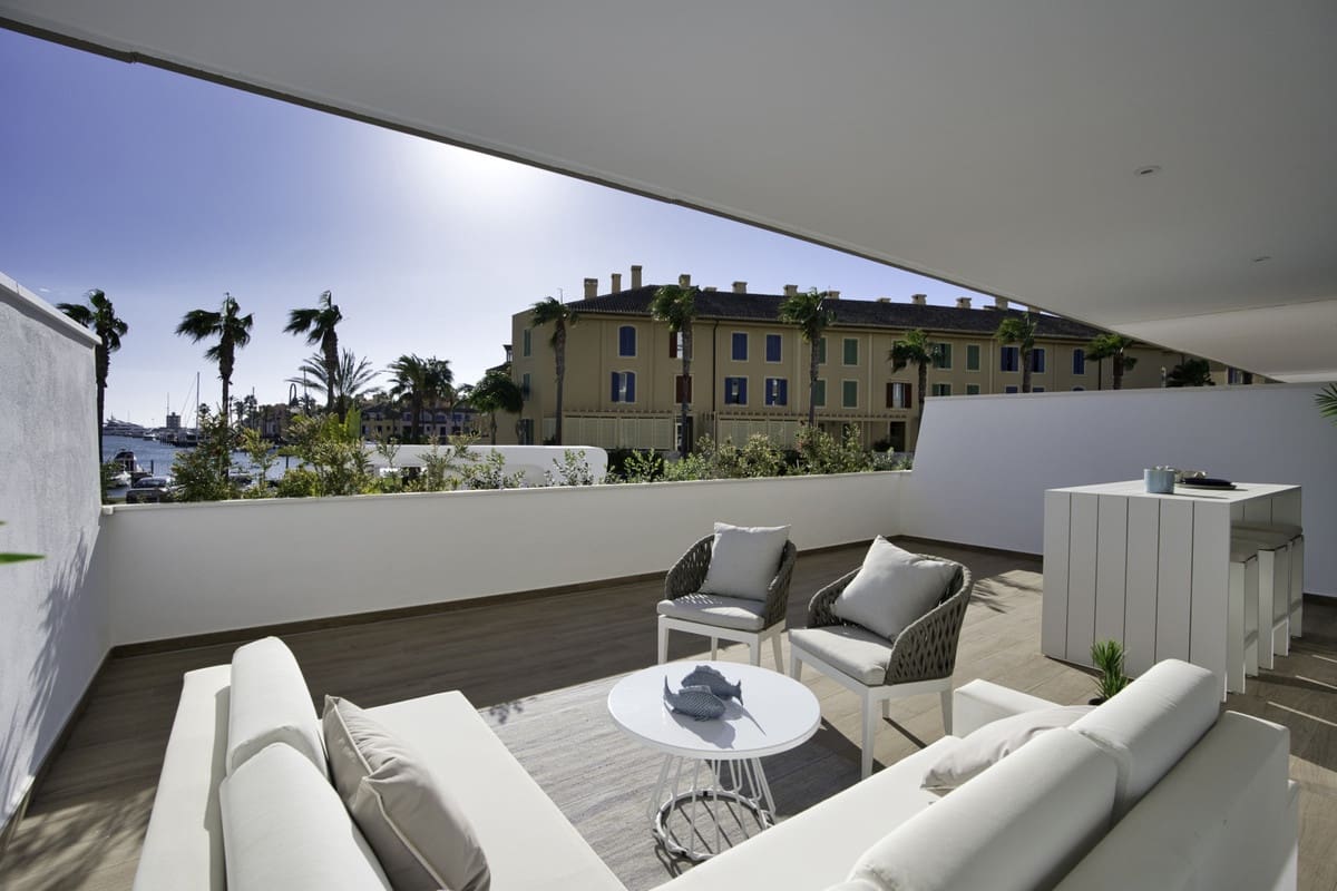 2 bedroom Apartment for sale in Sotogrande - € 439,000 (Ref: 7196075)