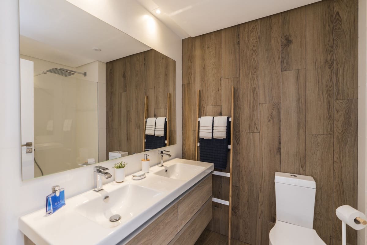 2 bedroom Apartment for sale in Sotogrande - € 439,000 (Ref: 7196075)