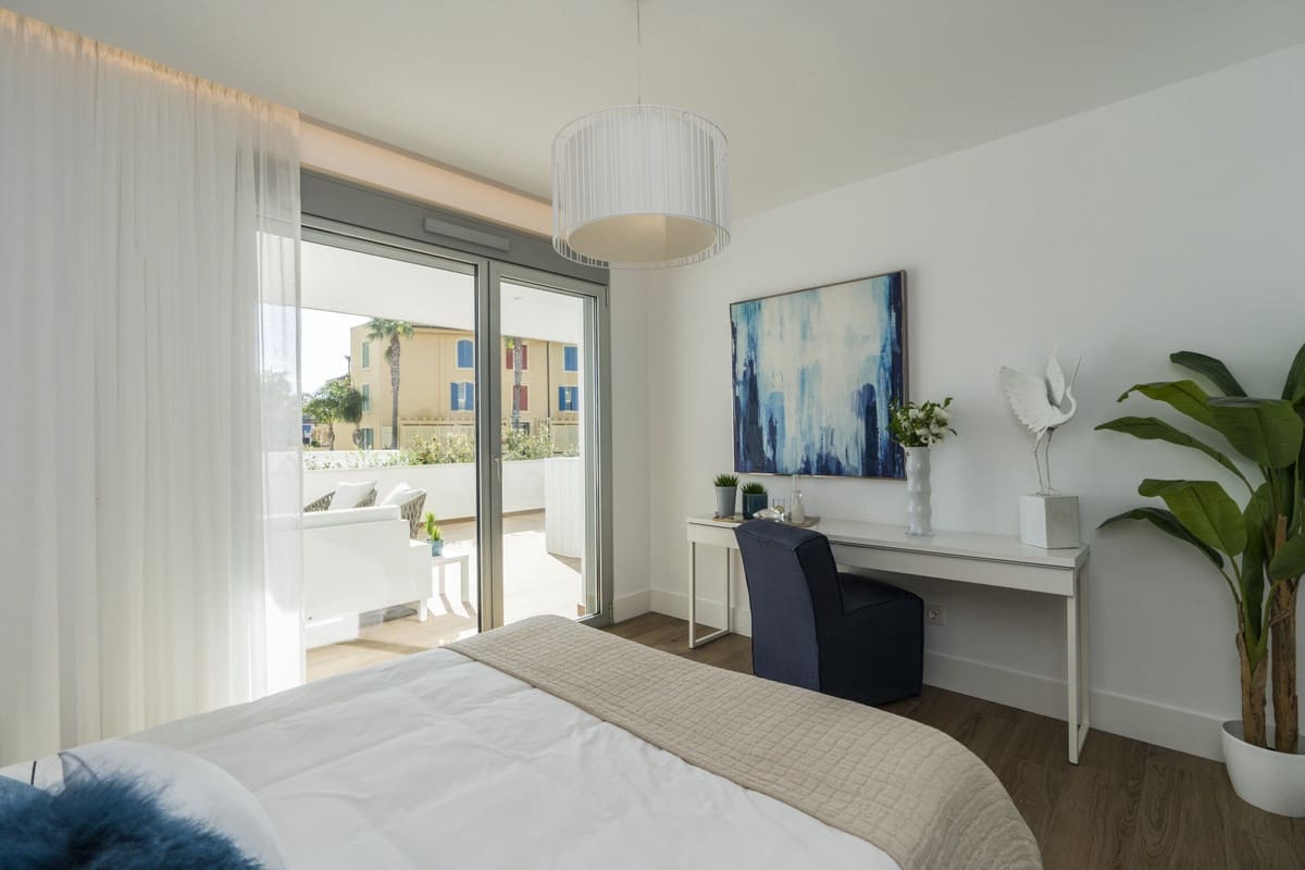 2 bedroom Apartment for sale in Sotogrande - € 439,000 (Ref: 7196075)