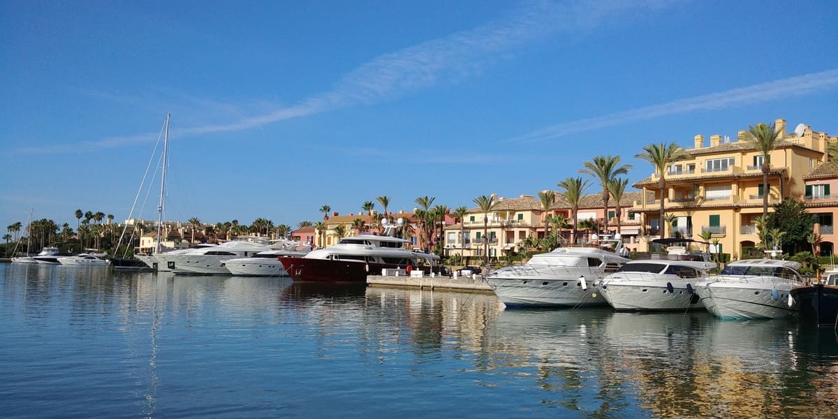 2 bedroom Apartment for sale in Sotogrande - € 439,000 (Ref: 7196075)