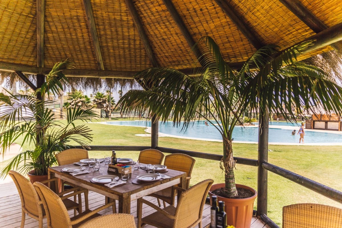 2 bedroom Apartment for sale in Sotogrande - € 439,000 (Ref: 7196075)