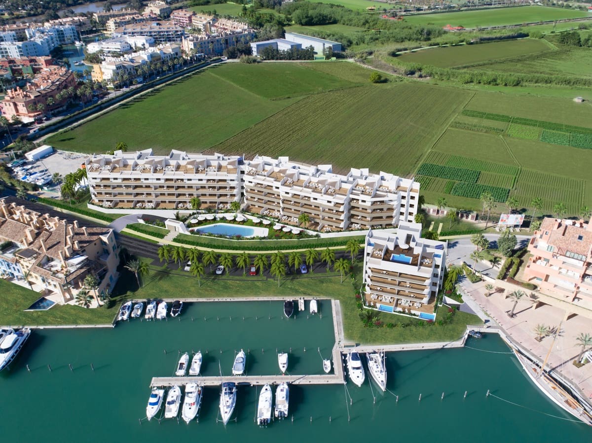 2 bedroom Apartment for sale in Sotogrande - € 439,000 (Ref: 7196075)