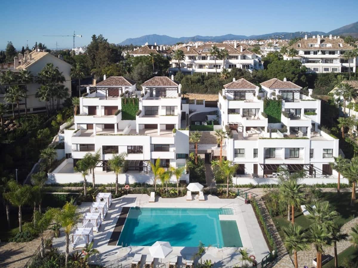 3 bedroom Penthouse for sale in Marbella with pool garage - € 2,595,000 (Ref: 7196105)