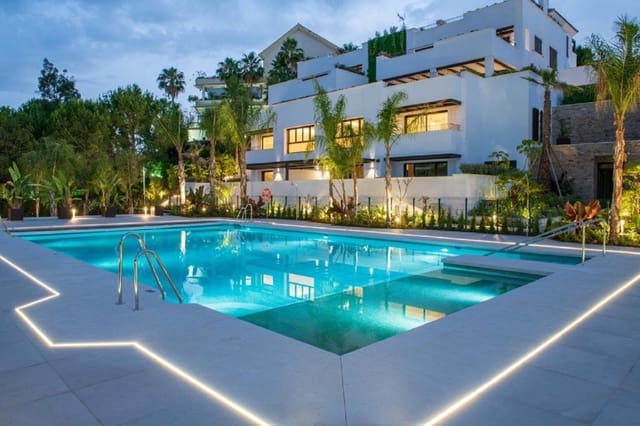 3 bedroom Penthouse for sale in Marbella with pool garage - € 2,595,000 (Ref: 7196105)