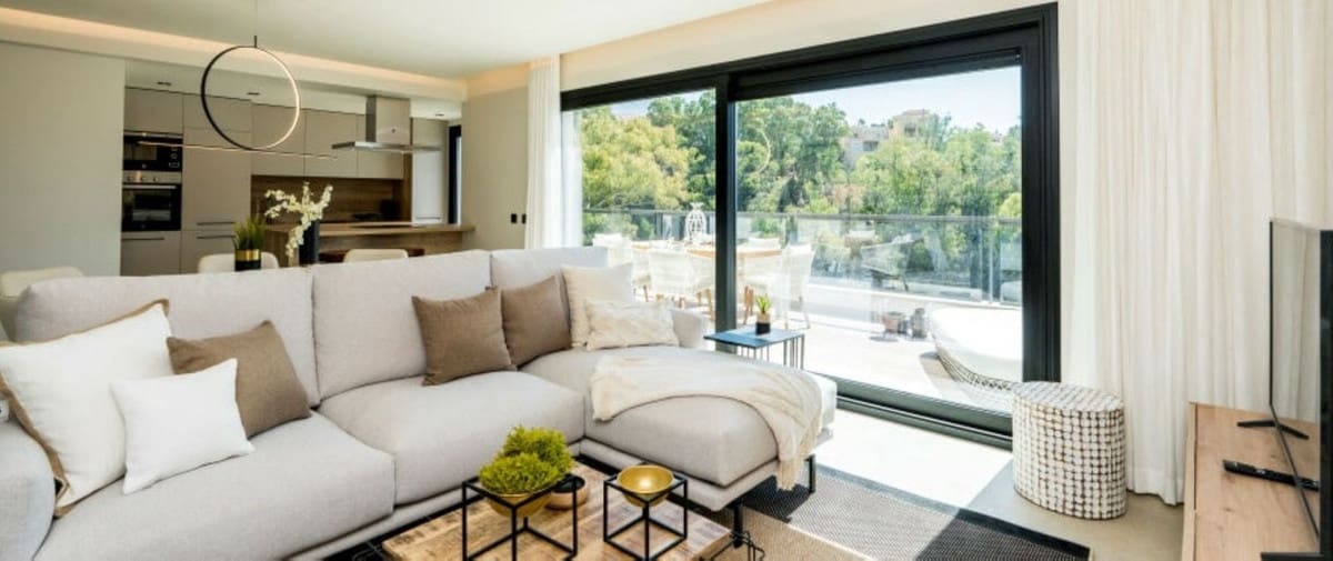 3 sypialnia Penthouse na sprzedaż w Marbella z basenem - 950 000 € (Ref: 7196119)