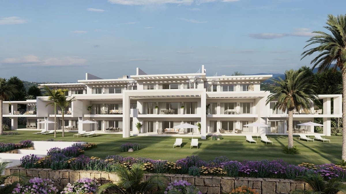 2 bedroom Penthouse for sale in Estepona with pool - € 555,000 (Ref: 7196138)