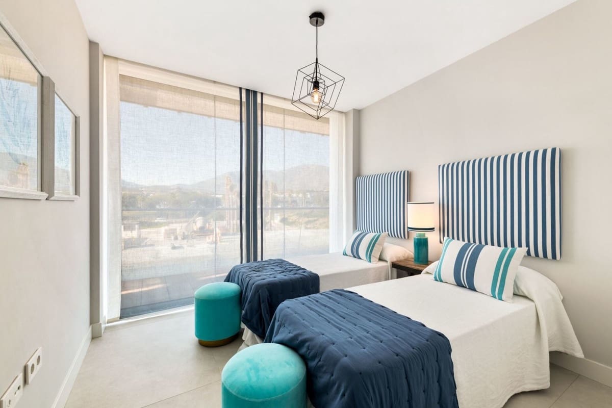 4 soverom Penthouse til salgs i Estepona med svømmebasseng garasje - € 2 700 000 (Ref: 7196178)