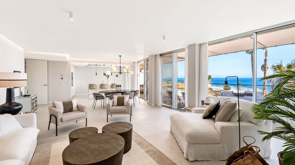 4 soverom Penthouse til salgs i Estepona med svømmebasseng garasje - € 2 700 000 (Ref: 7196178)