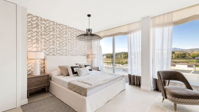 4 soverom Penthouse til salgs i Estepona med svømmebasseng garasje - € 2 700 000 (Ref: 7196178)