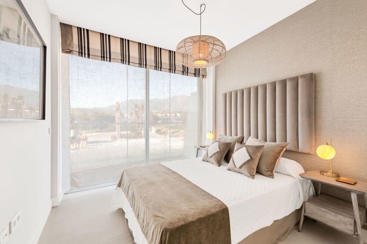 4 soverom Penthouse til salgs i Estepona med svømmebasseng garasje - € 2 700 000 (Ref: 7196178)