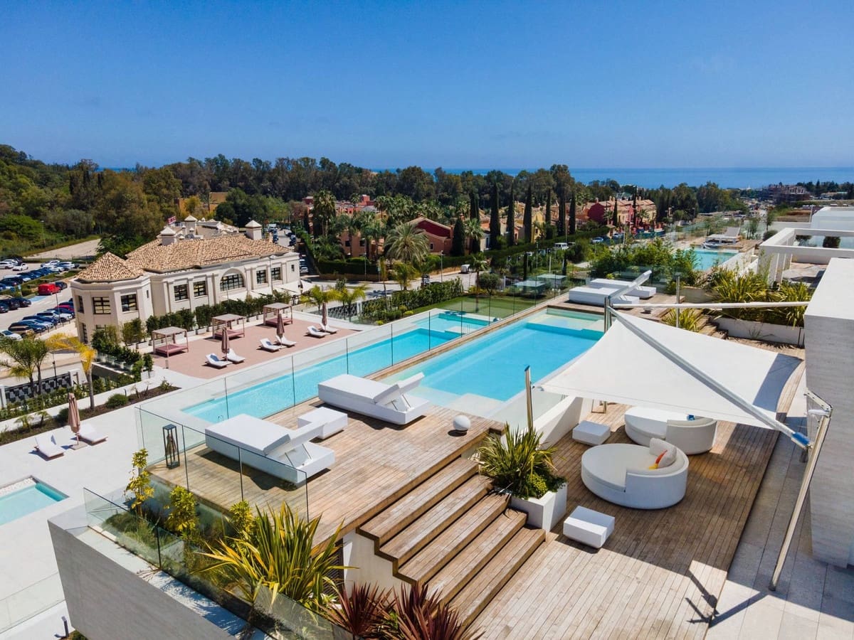 4 sypialnia Penthouse na sprzedaż w Marbella z basenem garażem - 5 750 000 € (Ref: 7196183)